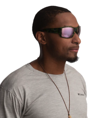 See fish more clearly and easily in Bajio Vega Sunglasses.