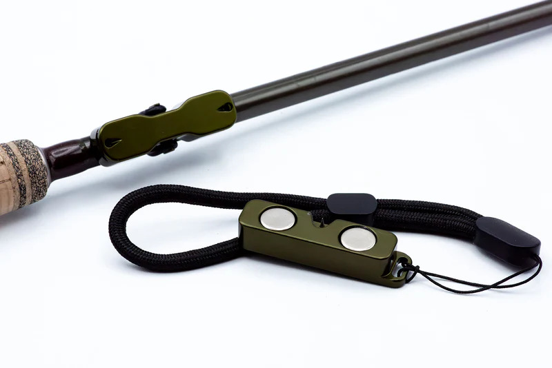 Deep Green variation of the Cling Mag Grab Rod Rack