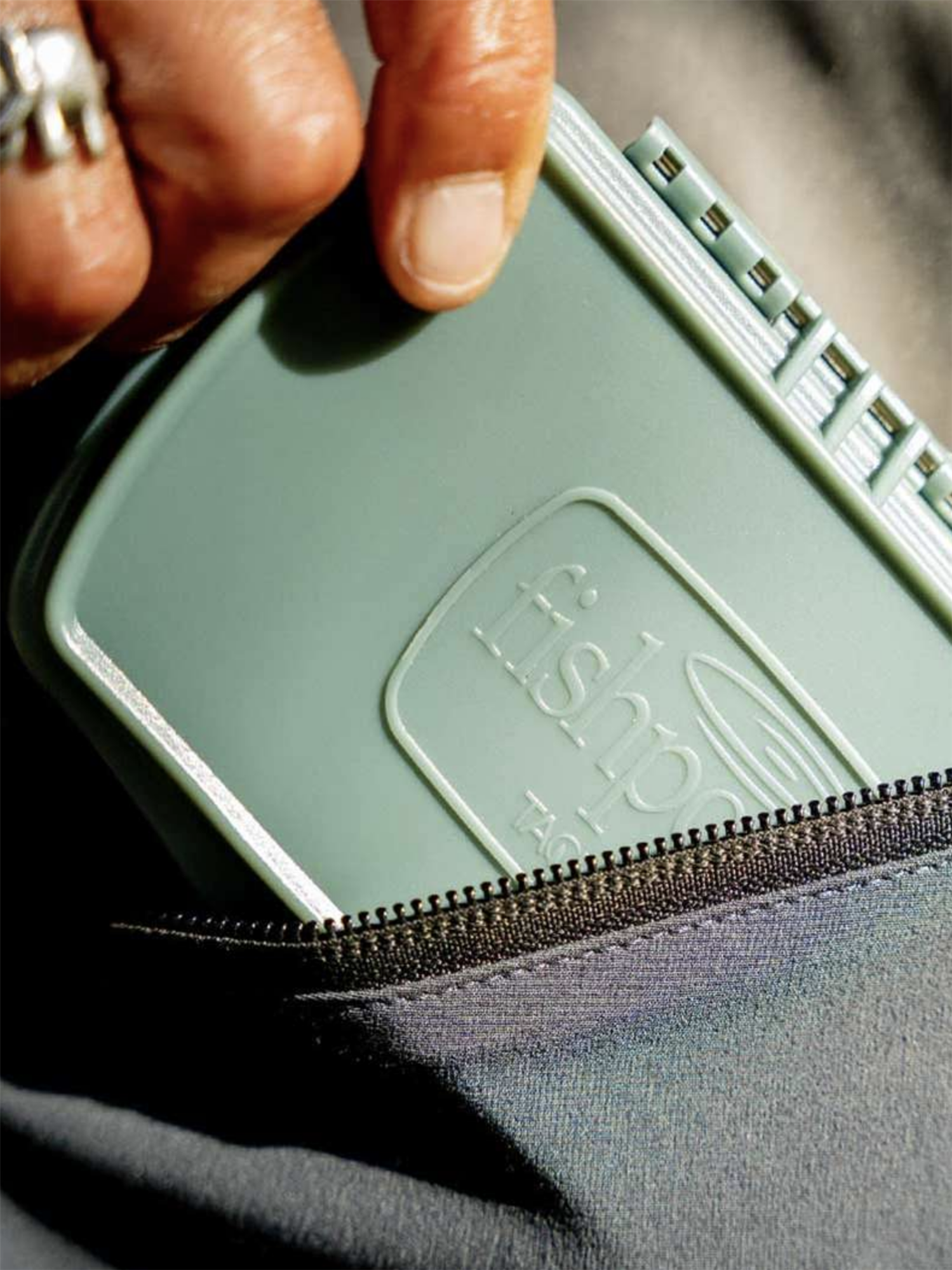 Fishpond Tacky Pescador Fly Box MagPad Small Action