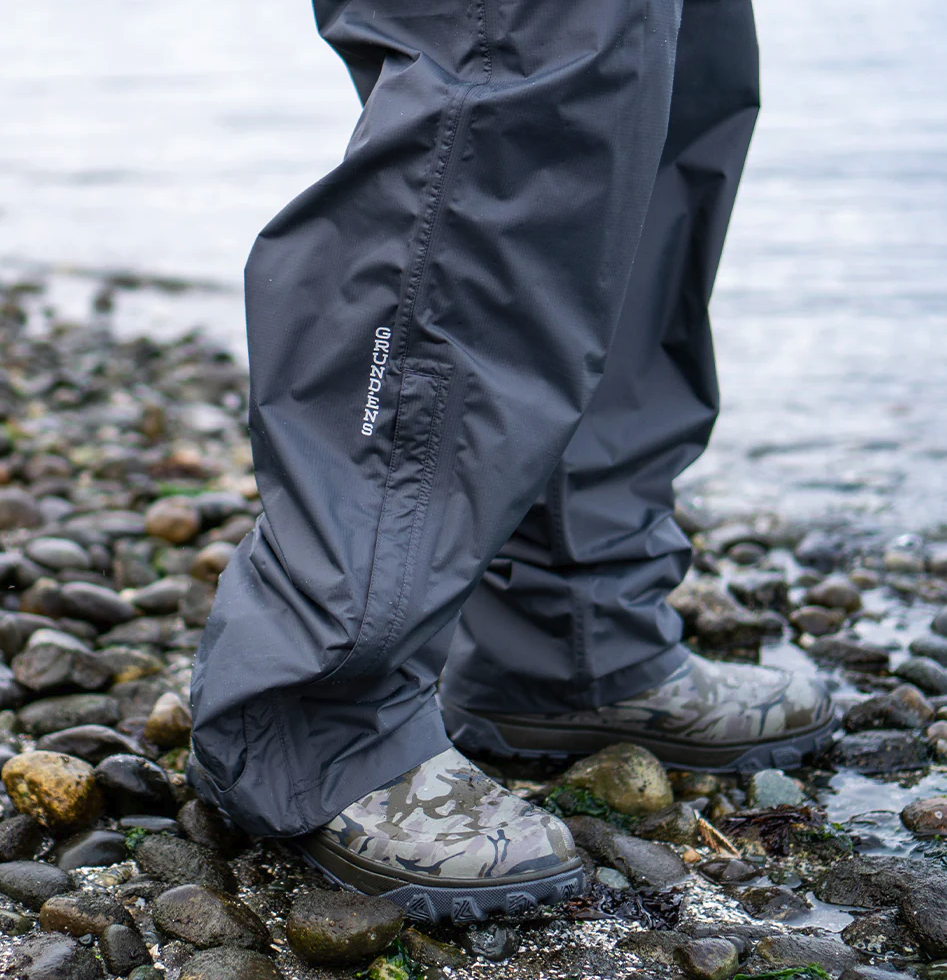 Men's Trident Pant with reinforced knee panels for durability.