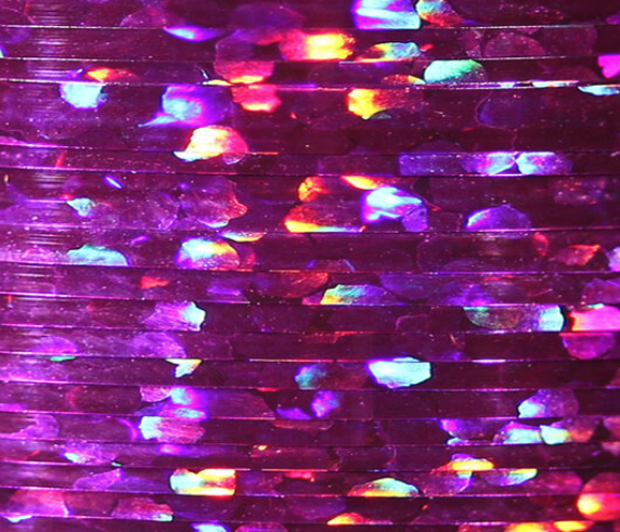 Fuchsia Veevus Holographic Tinsel, perfect for tying bright, attention-grabbing flies.
