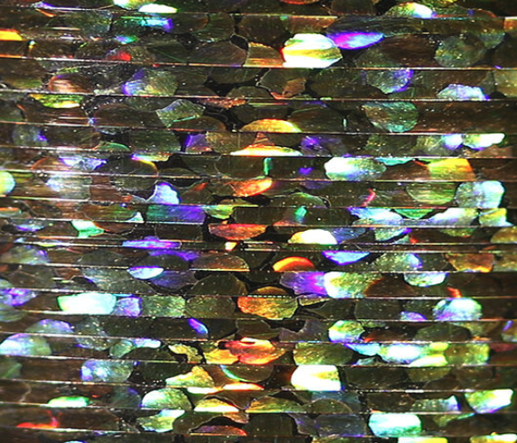 Gold Veevus Holographic Tinsel, classic for adding a rich, reflective quality to traditional flies