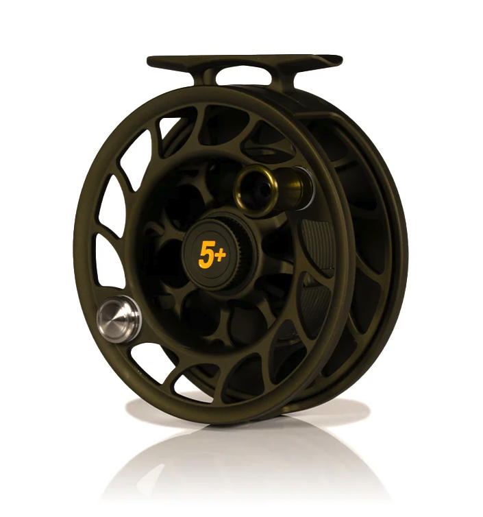 Angled spool view of Hatch Iconic Fly Reel 5 Plus Artist Edition Matt Renner