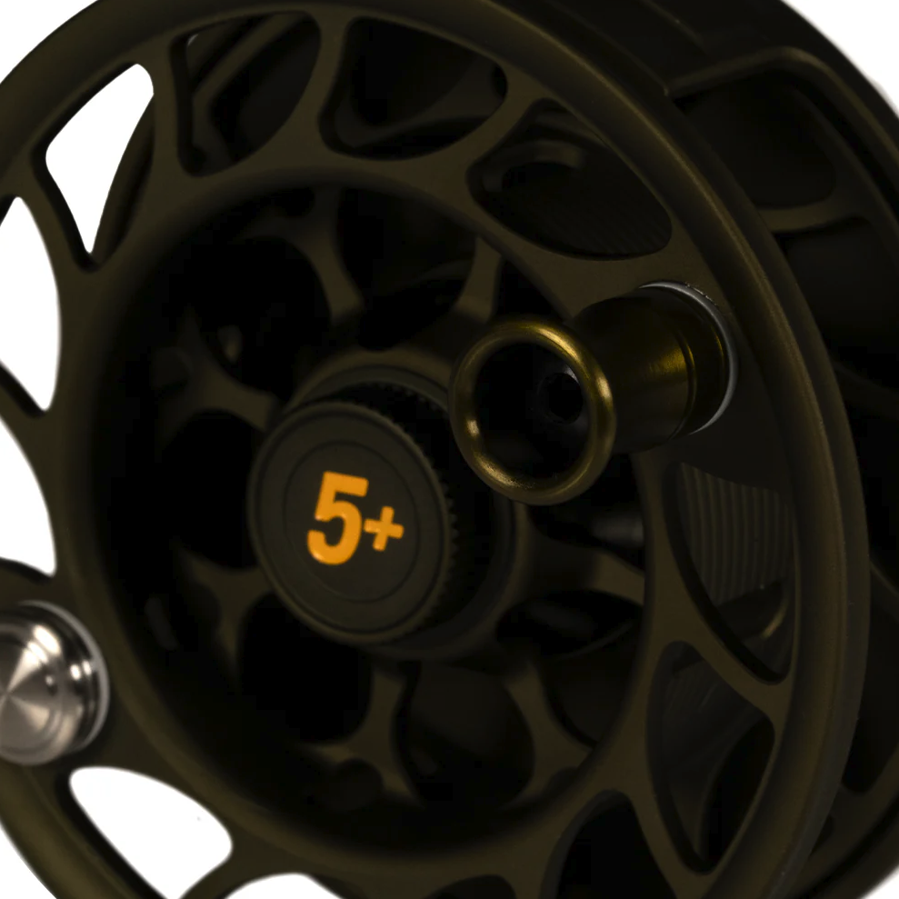 Spool cap detail of Hatch Iconic Fly Reel 5 Plus Artist Edition Matt Renner