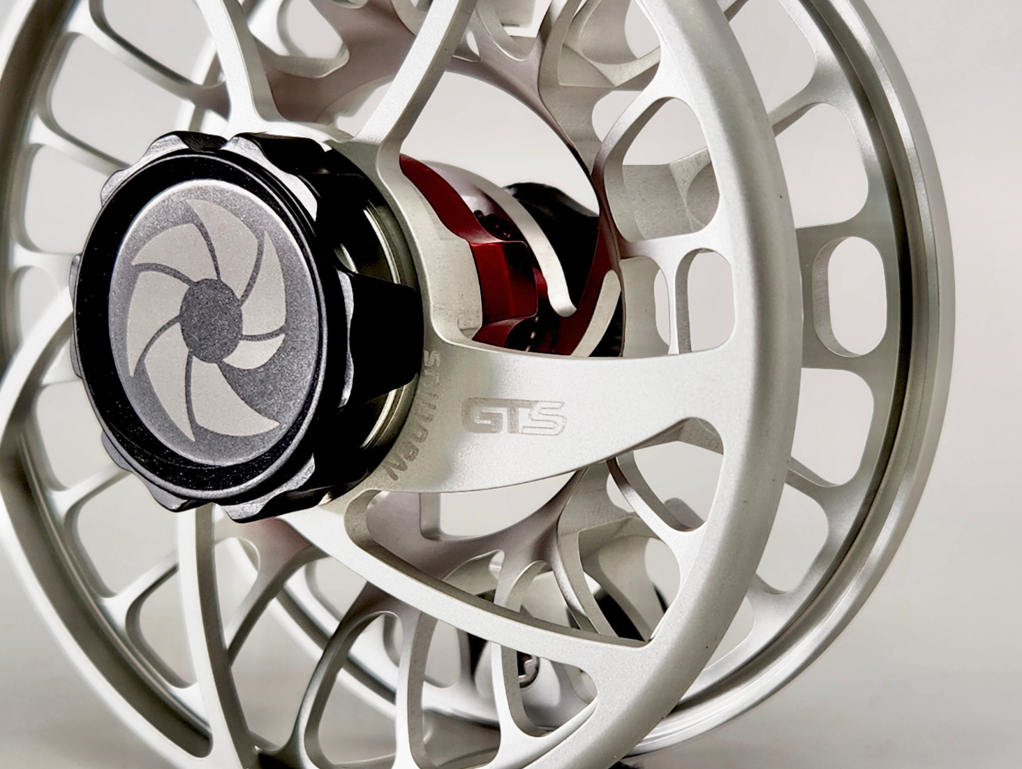 Drag knob of clear Nautilus GTS Fly Reel