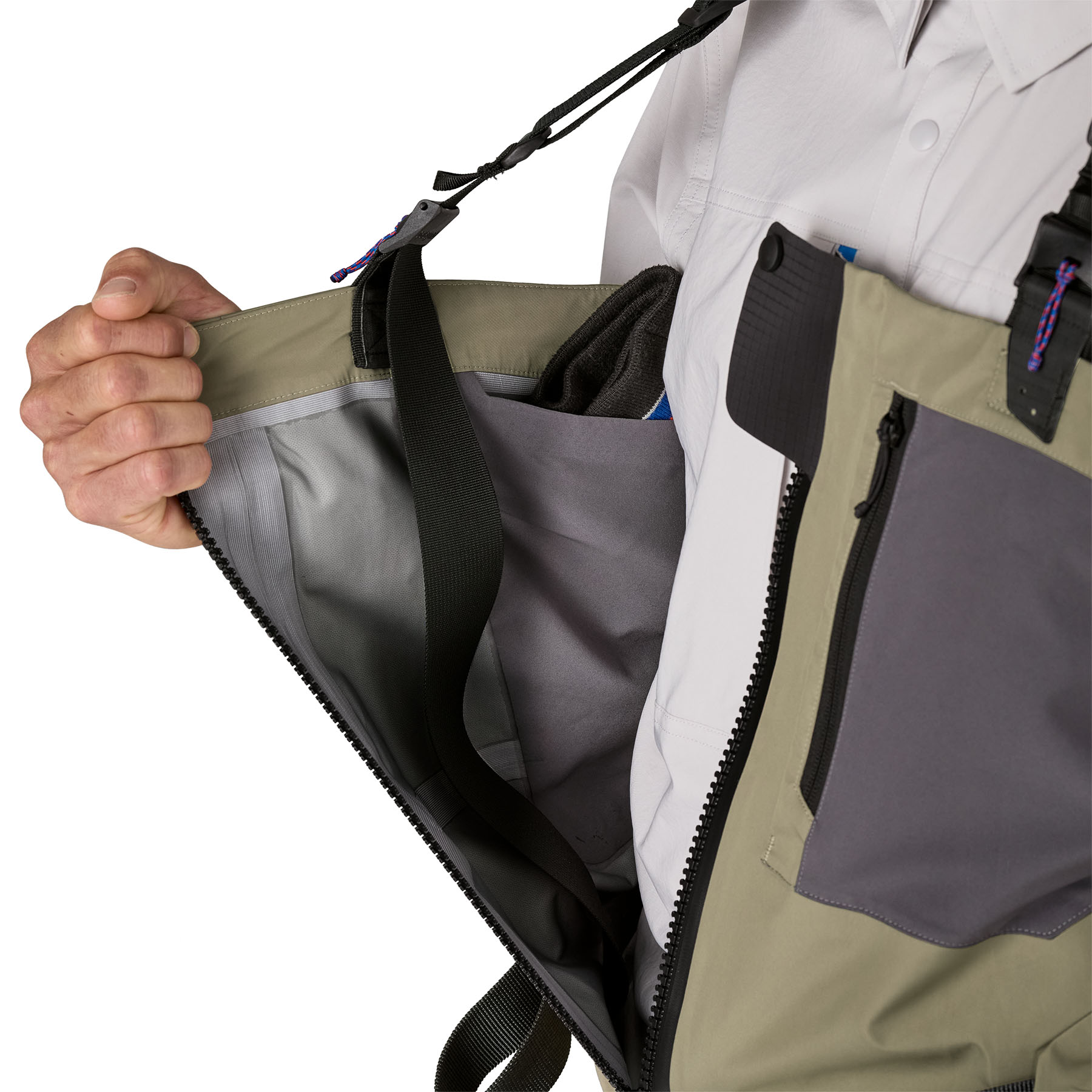 Model showing interior stretch drop in pocket.