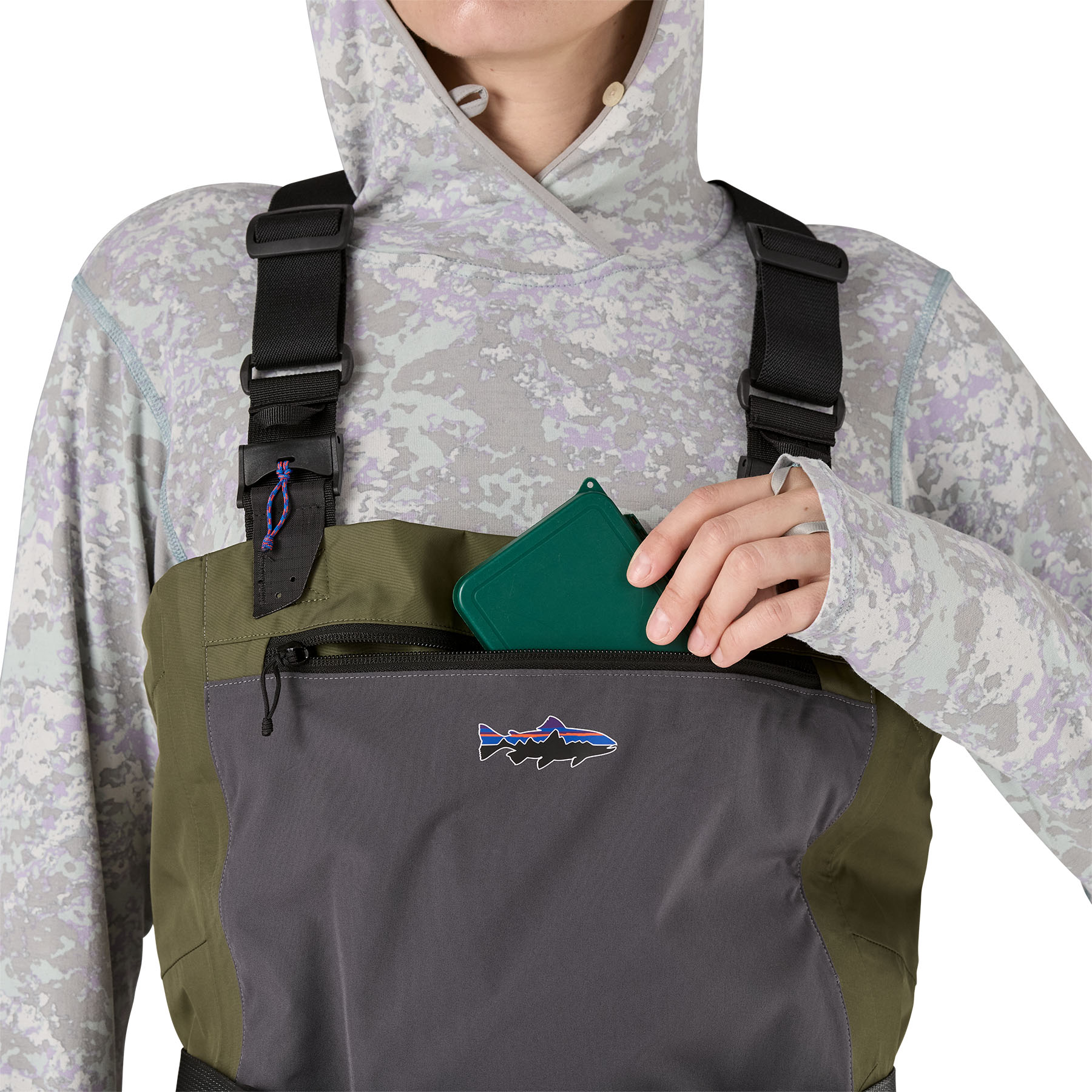Chest pocket featured with the Patagonia Women's Swiftcurrent Traverse Waders