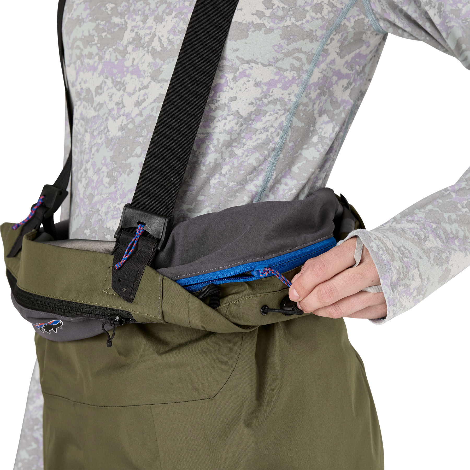Interior pocket featured with the Patagonia Women's Swiftcurrent Traverse Waders