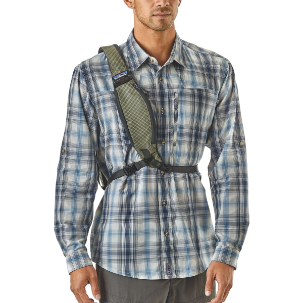 Patagonia Stealth Atom Sling Pack Light Bog Model Front Over shoulder sling pack for fly fishing