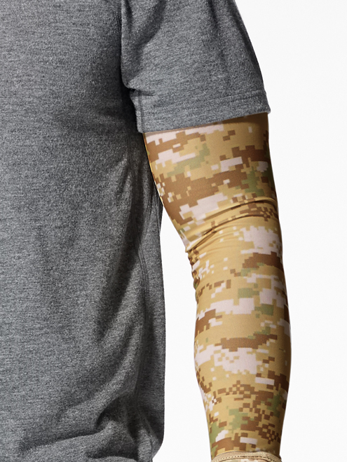 Buff UV Insect Shield Arm Sleeves Pixels Desert Camo Model Buff UV Insect Shield Arm Sleeves Pixels Desert Camo Model