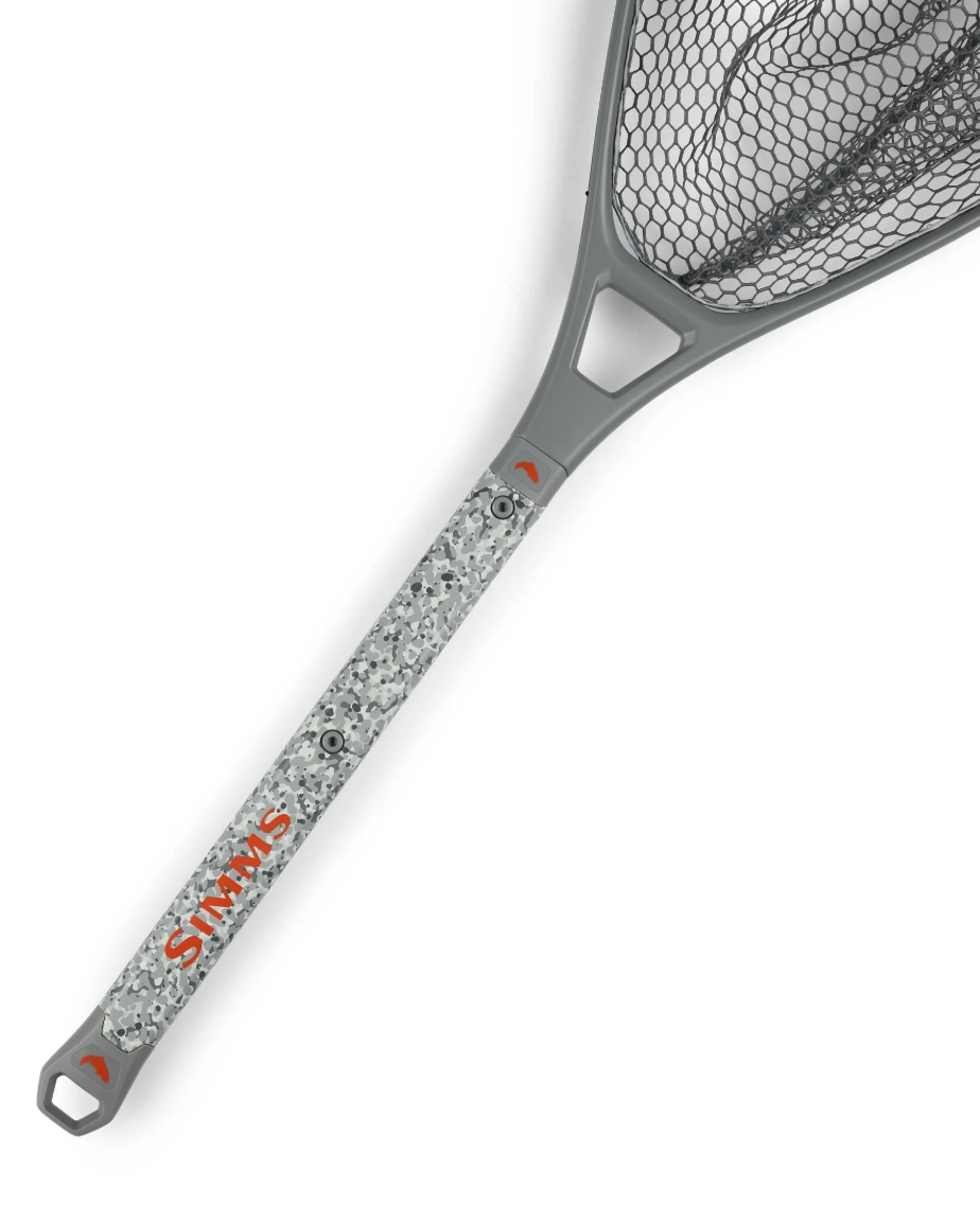 Simms Daymaker Boat Net Short Handle Pebble Steel detail