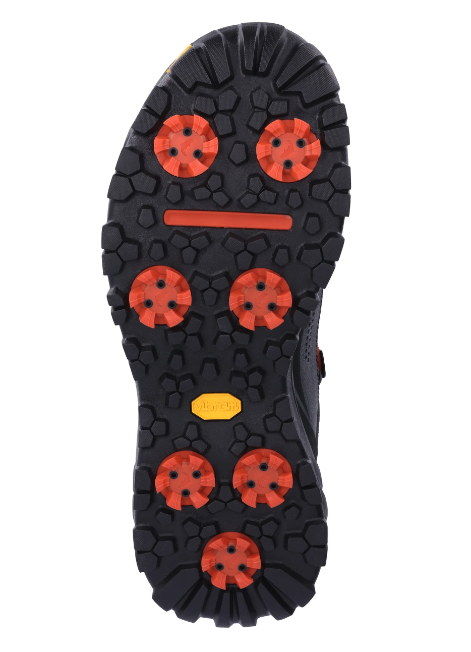 Get Simms G4 Powerlock Boots with laser-cut eye stays for precise adjustments.