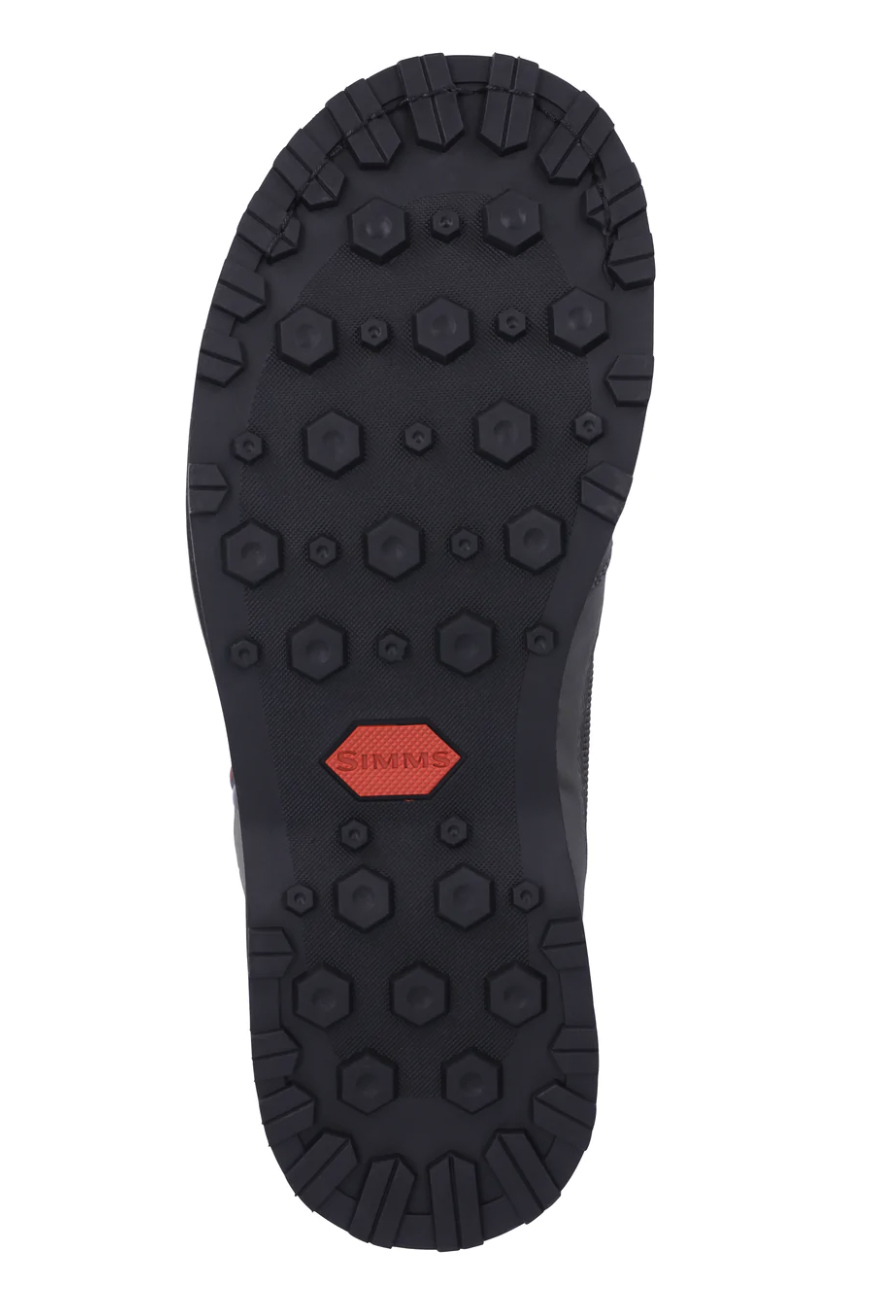 Simms' multi-directional lugged rubber outsole provides trusted traction in and out of water.