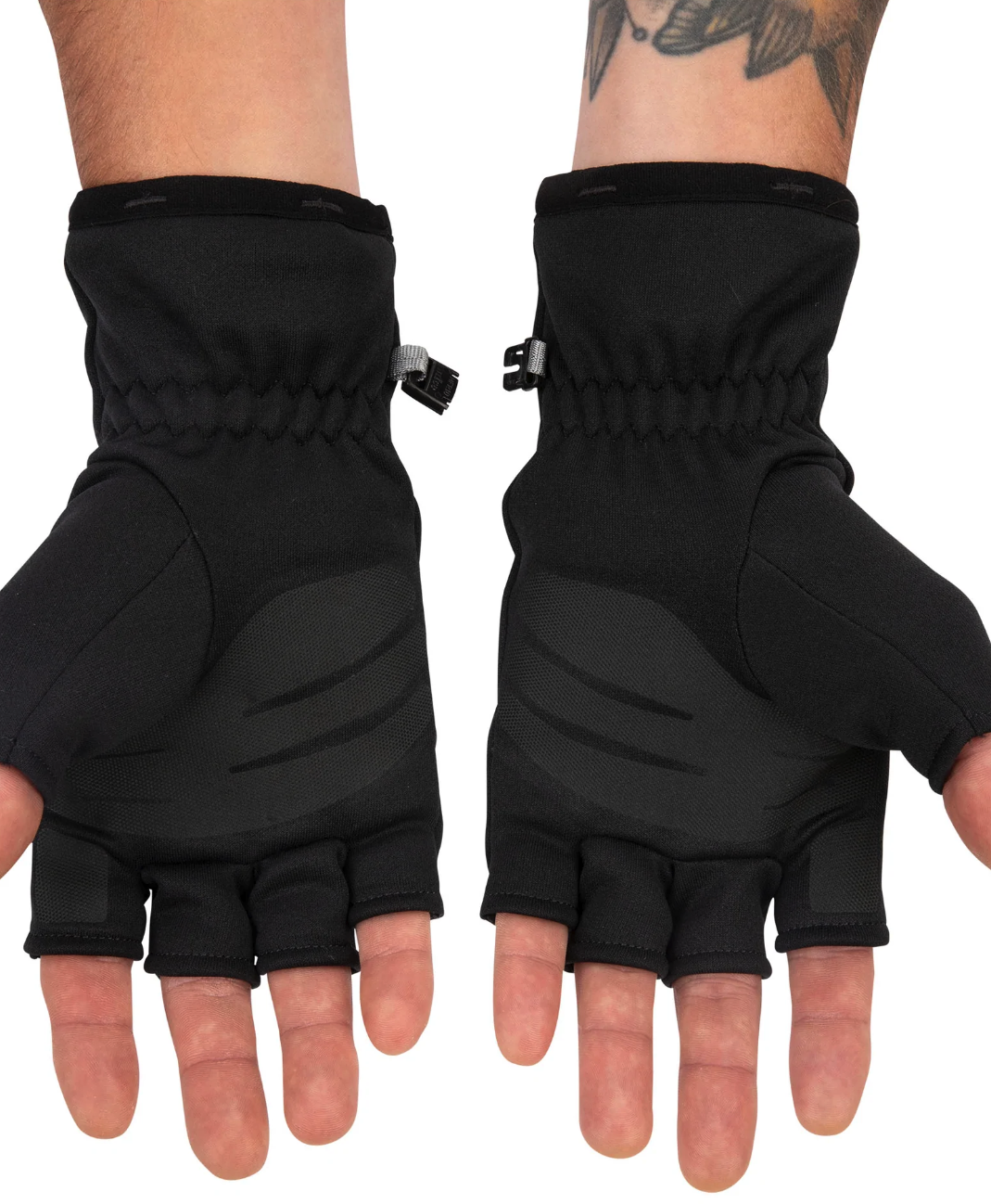 Simms Freestone gloves with fleece insulation for warmth and breathability.