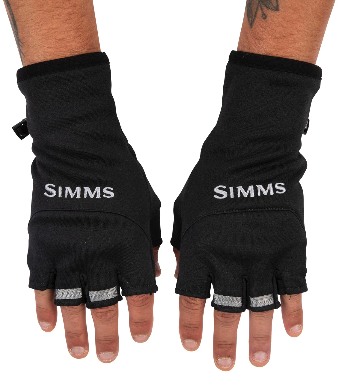 Lightweight Simms Freestone gloves designed for enhanced grip and comfort.