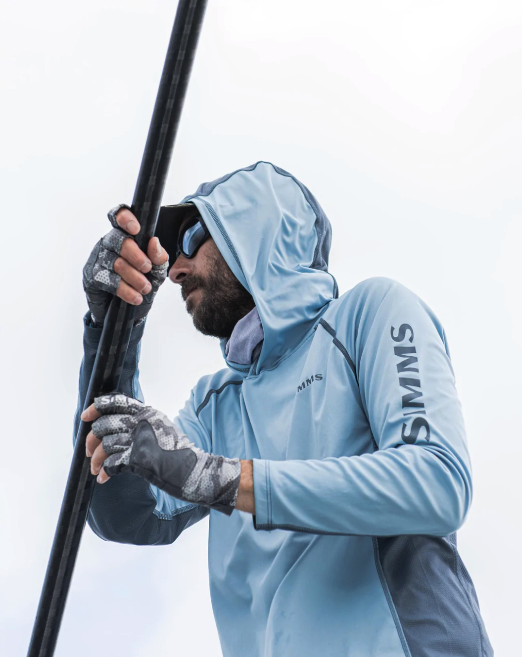 Simms SolarFlex SunGloves provide excellent UV protection and moisture-wicking performance.