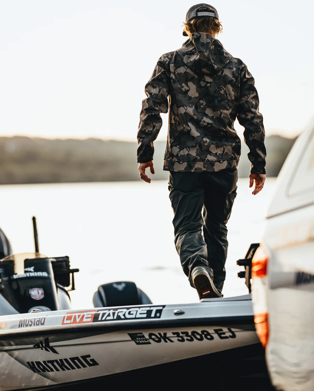 Rogue hoody with abrasion-resistant fabric for long-lasting wear.