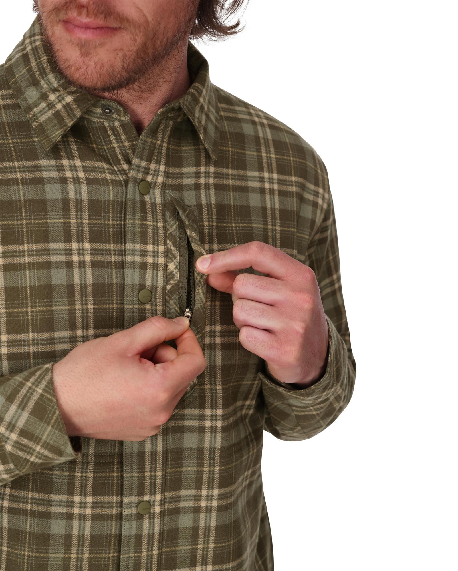 Secure chest pocket detail on men’s outdoor plaid shacket
