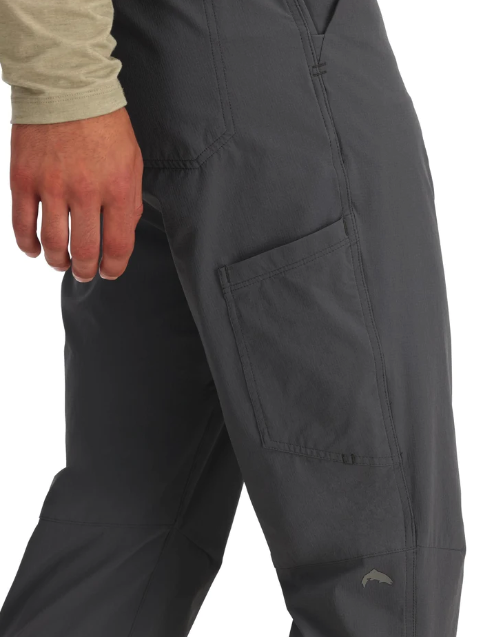 Simms Driftless Wade Pant drop pocket close up