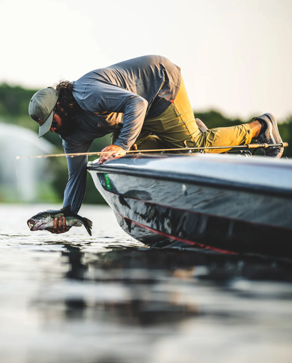 Anti-odor Simms Glades Hoody for extended wear