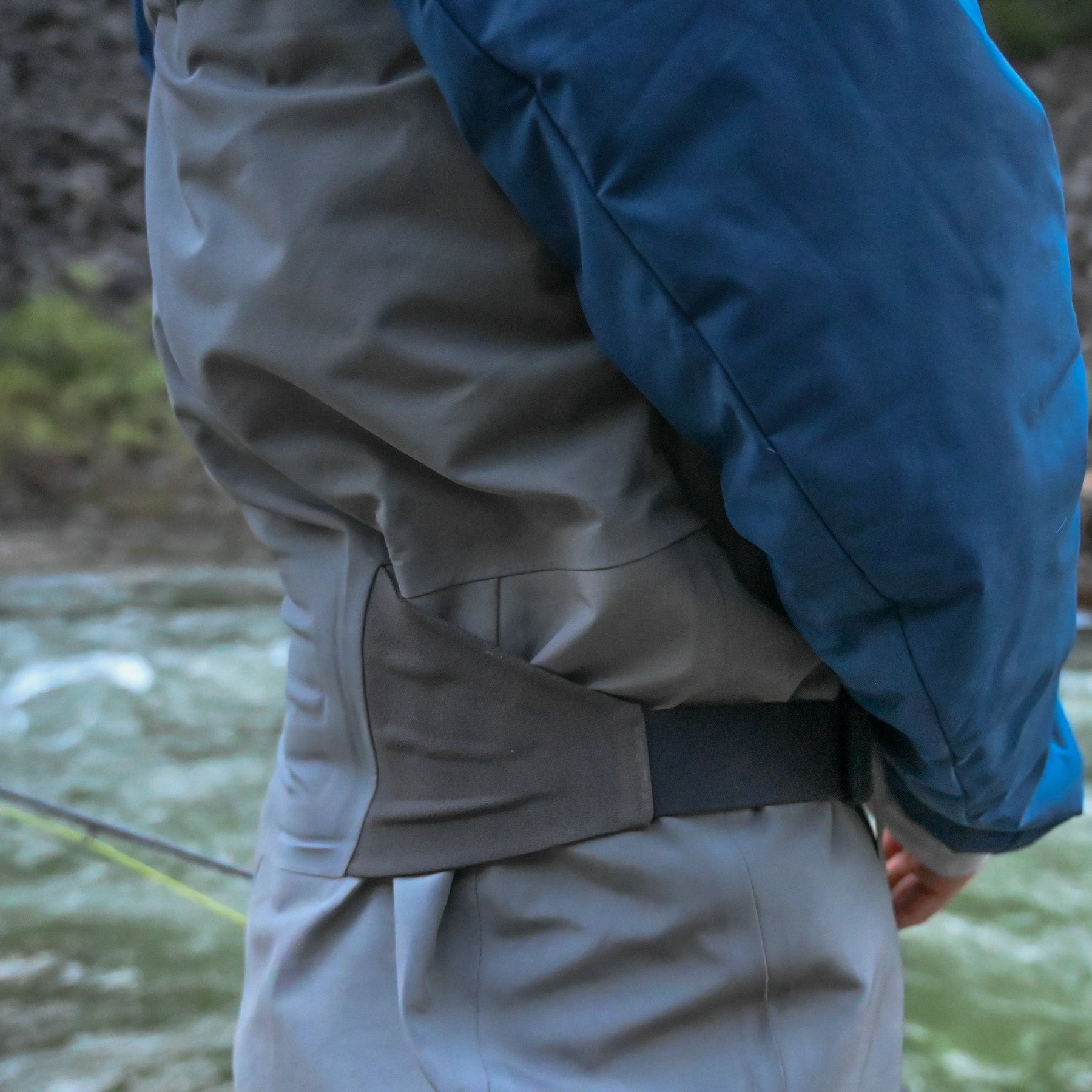 Integrated lumbar support wading belt on Skwala RS Zip Front technical fly fishing waders