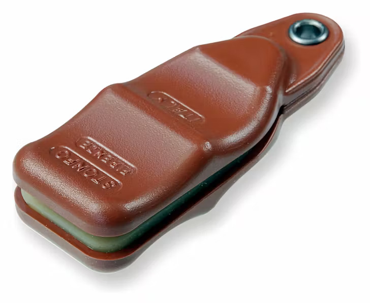 Stonfo Leader Straightener fly fishing tool with rubber pads for quick and safe line straightening.
