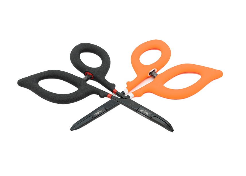 Umpqua River Grip PS Scissor Clamp with precision-tip jaws for detailed fly fishing tasks.
