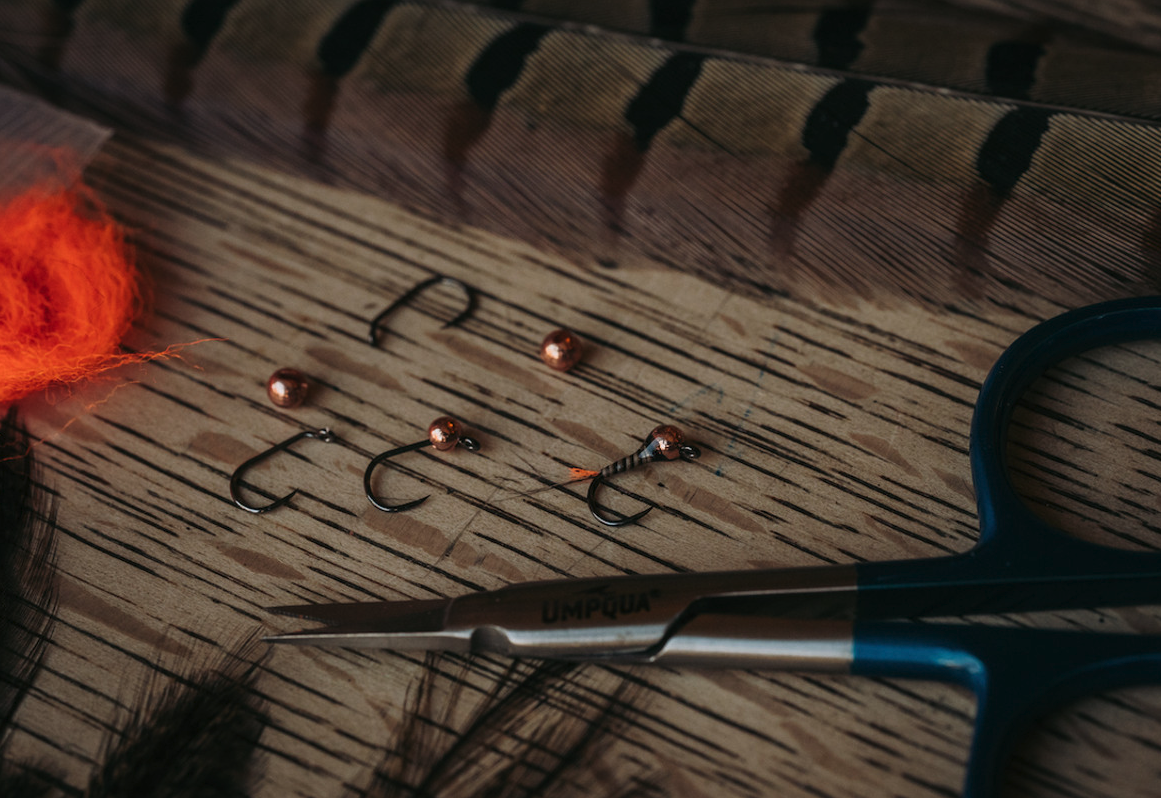 Umpqua XC210BL-BN Perdigon Fly Tying Hook Action 2