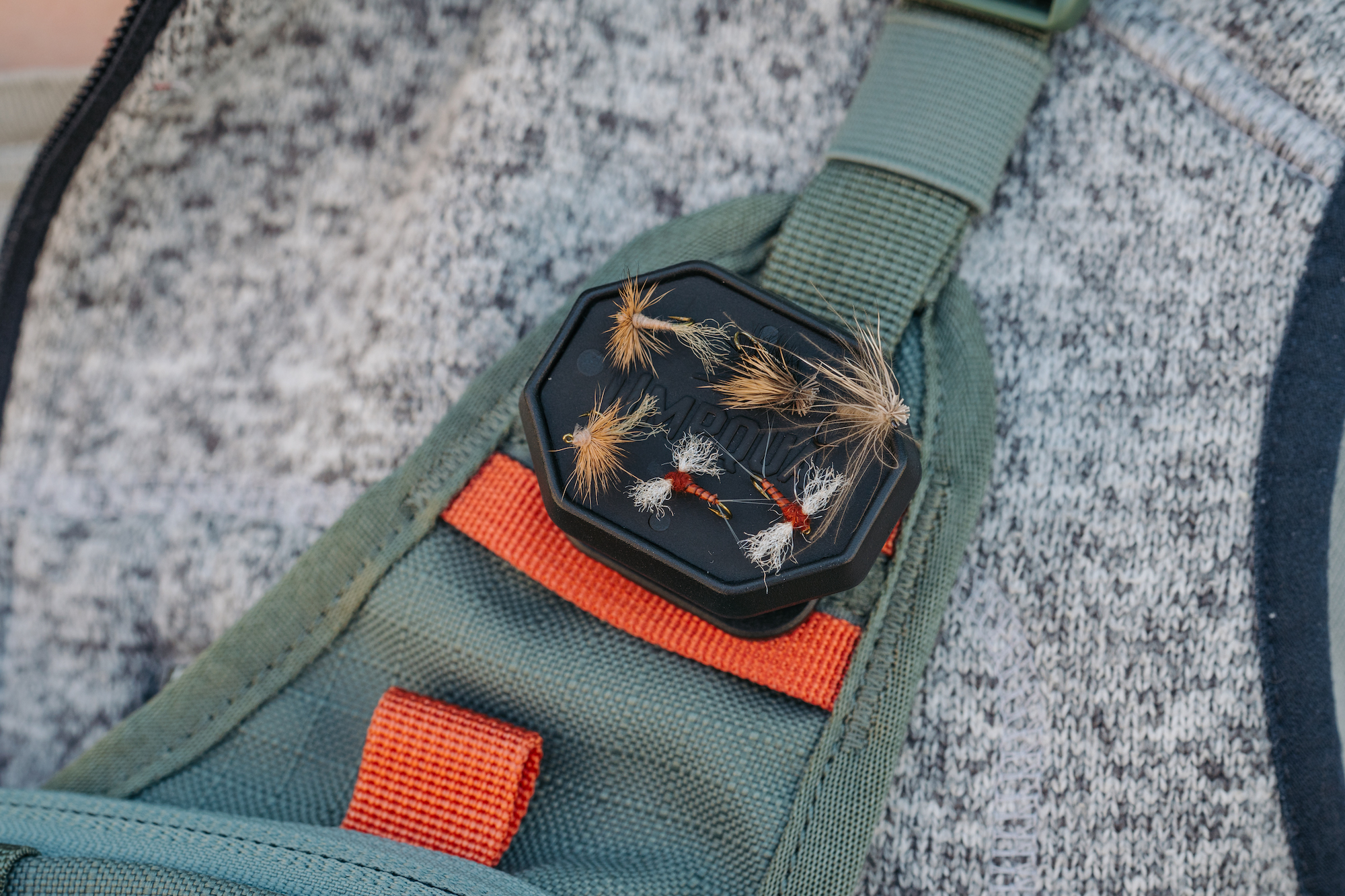 Umpqua LINK HatchPad magnetic fly dock for drying flies on fishing pack