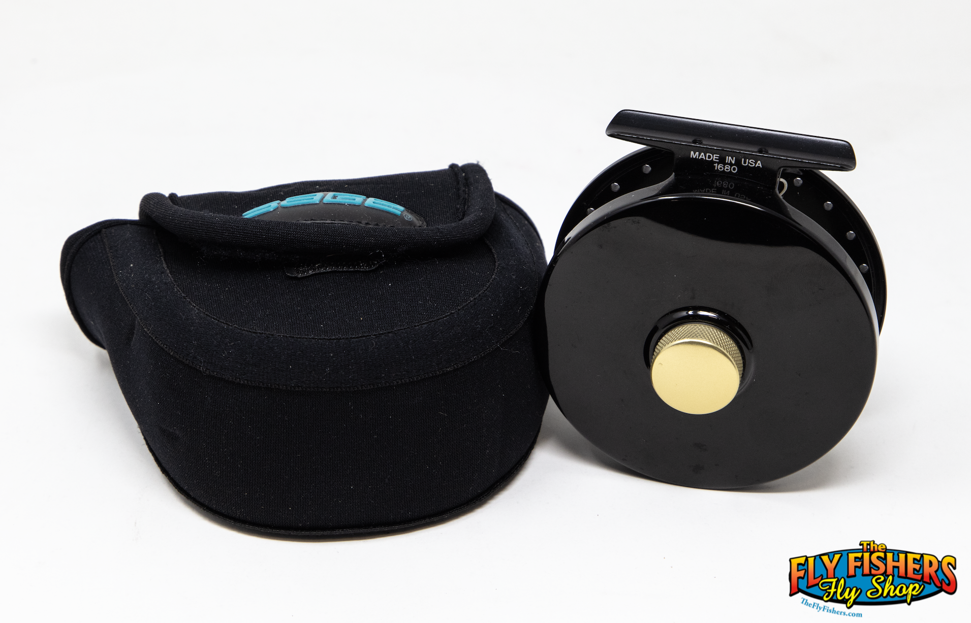 Used Sage 5000 Series Model 5300 7wt Black Fly Fishing Reel with reel pouch