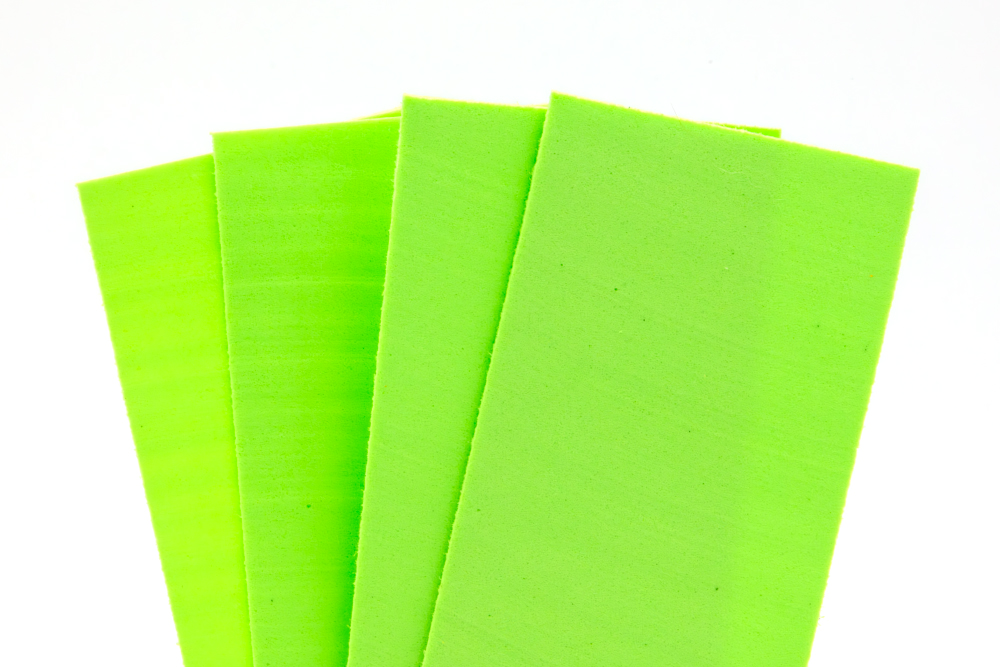 Razor Fly Foam for no-hackle dry fly wings