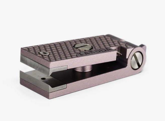 Yakoda Nippers Dune color