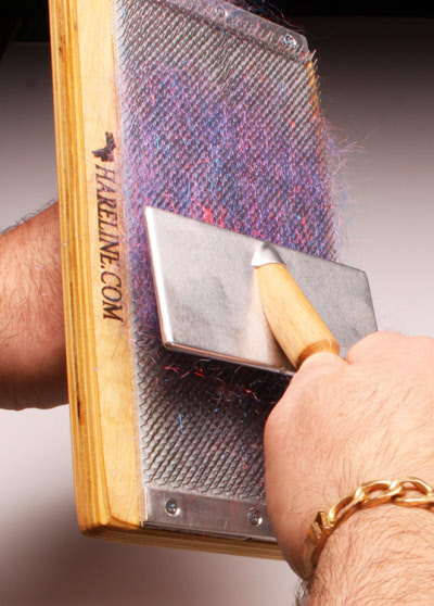 Hareline Dubbing Kit Brush in Use